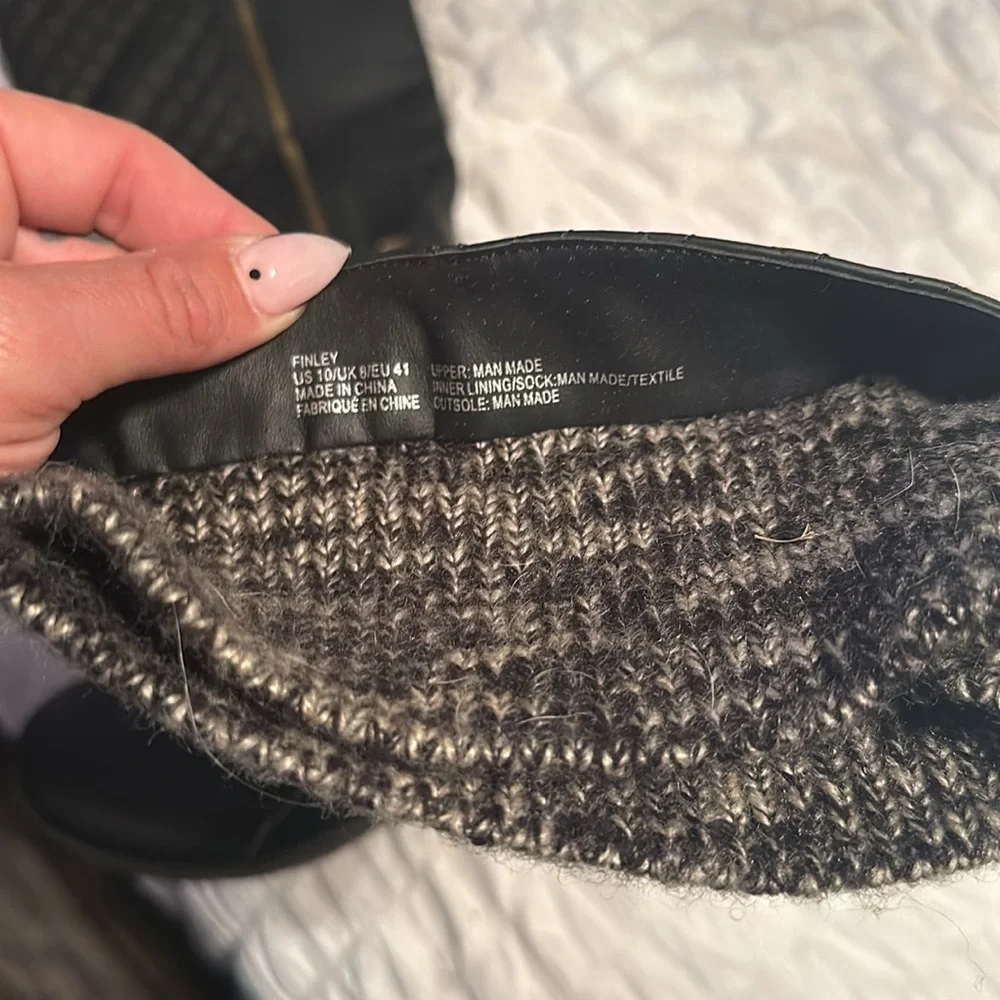 Boots size 10 - Picture 6 of 6